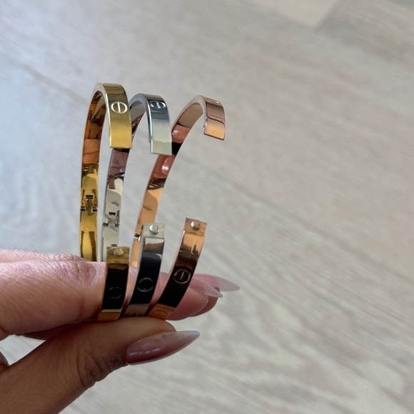 Luxury Stainless Steel Rose Gold Screw Bracelet - Picture 3 of 3